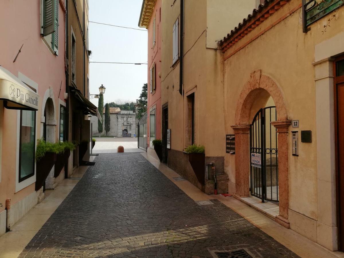 Domus Romanae In Centro Storico Peschiera del Garda Exterior foto